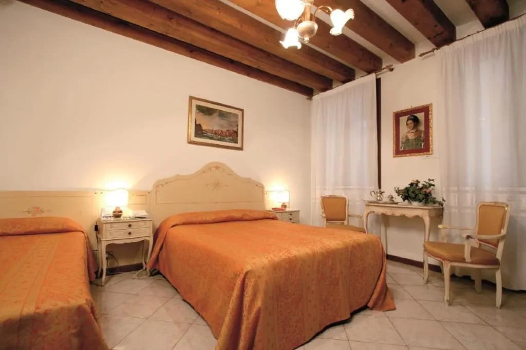 Hotel At Leonard - photo 5