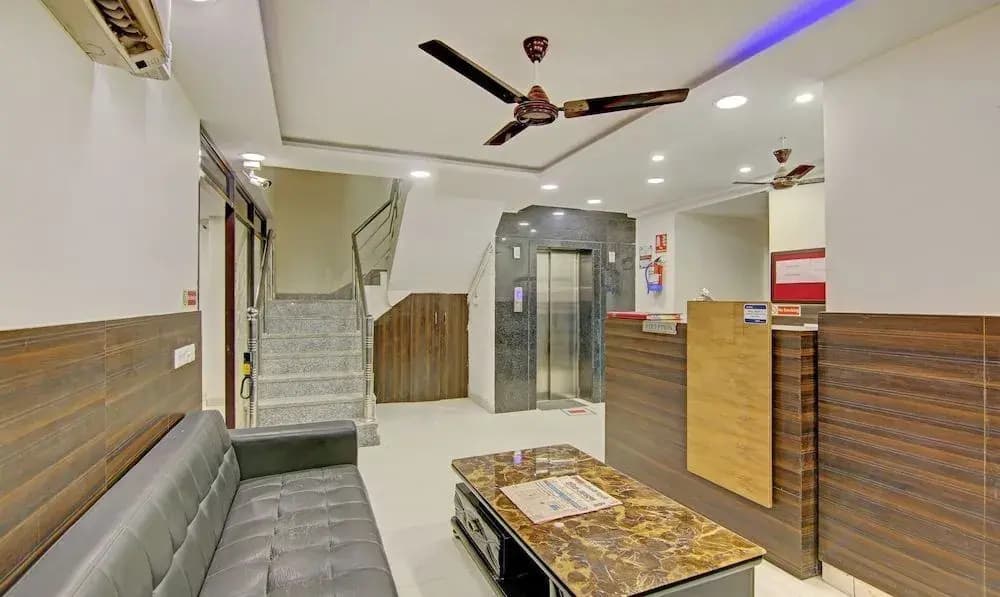 Dwarka Residency by OYO Rooms - photo 1