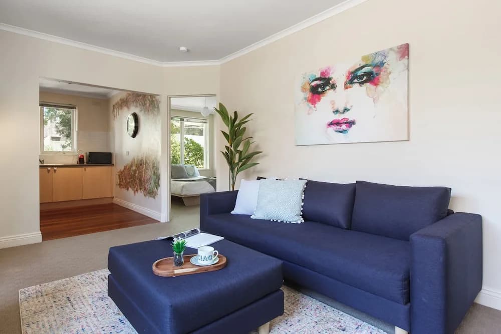 Elle Apartments by Ready Set Host - photo 4