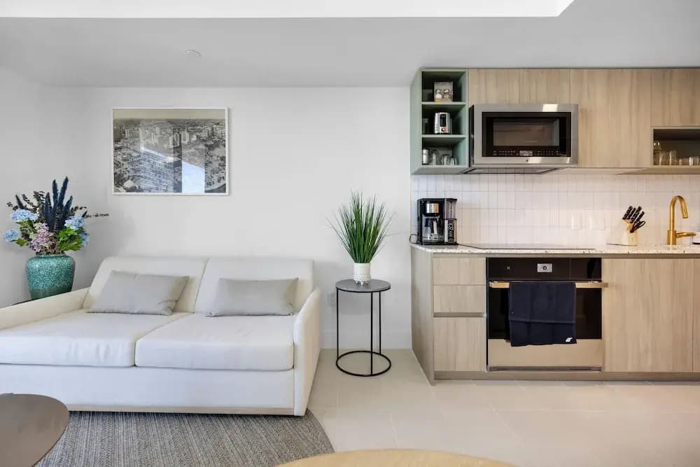 DTW Miami Luxury 1BR with Urban Views - photo 2
