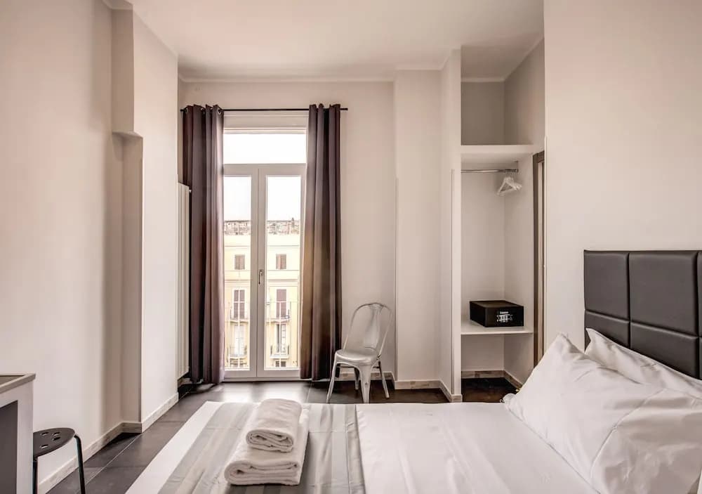 Floor 6 Boutique Rooms by DOT Suites - photo 3