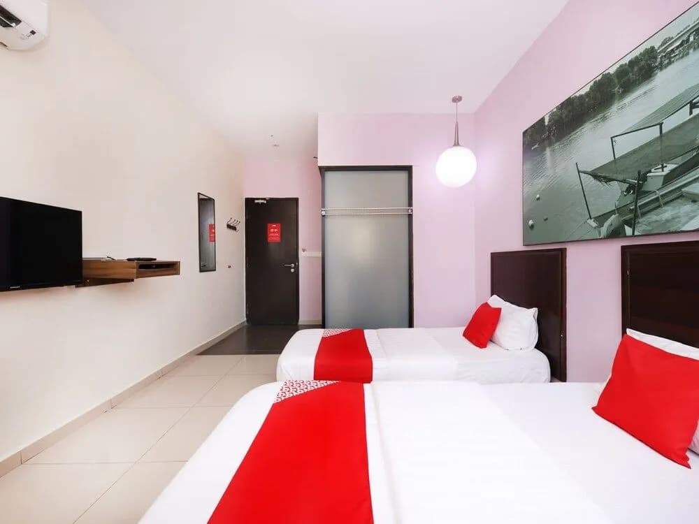 OYO 712 Hotel Corridor - photo 6