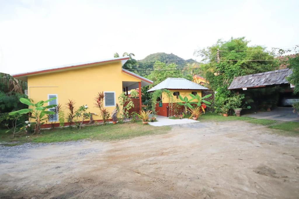 Ban Elephant Blanc Apartment - photo 21