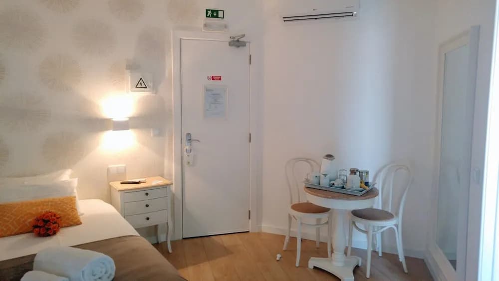 Lisbon Terrace Suites Apartment for Large Groups with Amazing Terrace - photo 29