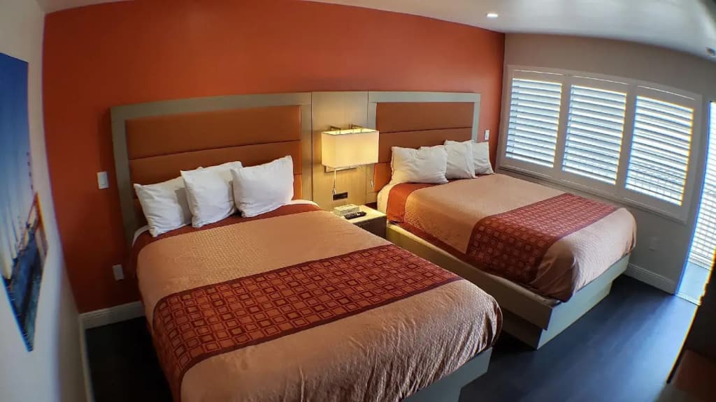 Presidio Parkway Inn - photo 11