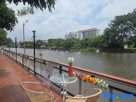 Grace Riverfront  Riverside Villa Near Suvarnabhumi - photo 1