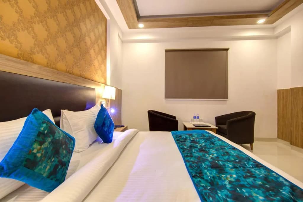 The Elevate Hotel - photo 21