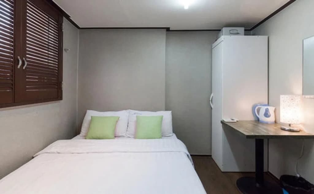 Red Panda Hotel - photo 6