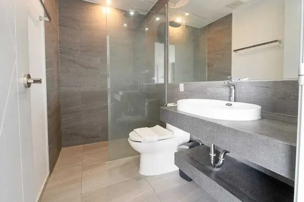 Sleek 2 Bed Apt T2-818 - photo 13
