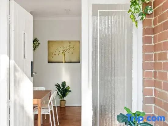 Killara Rooms – Close to Shops & Trains - photo 9