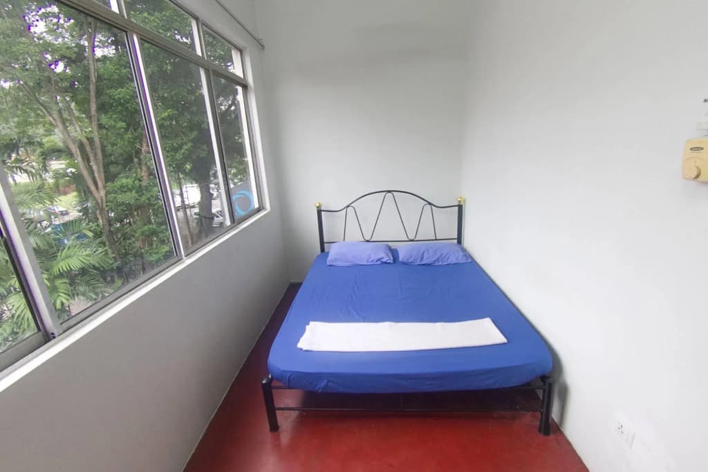 Step Inn Guest House - photo 4