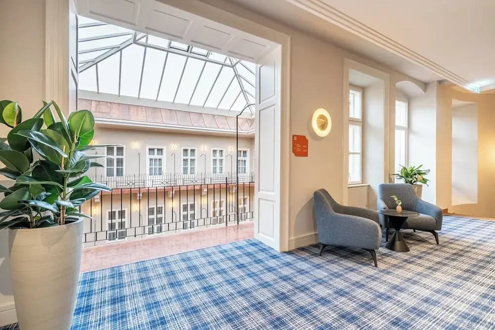 Basiliq Hotel - photo 8