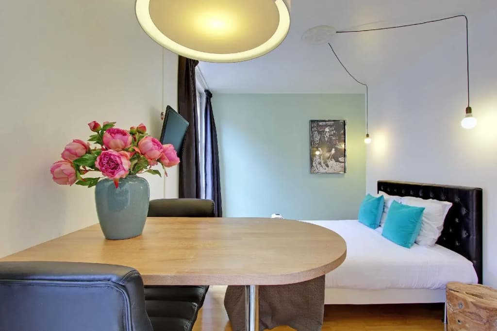 Short Stay Group Museum View Serviced Apartments - photo 10