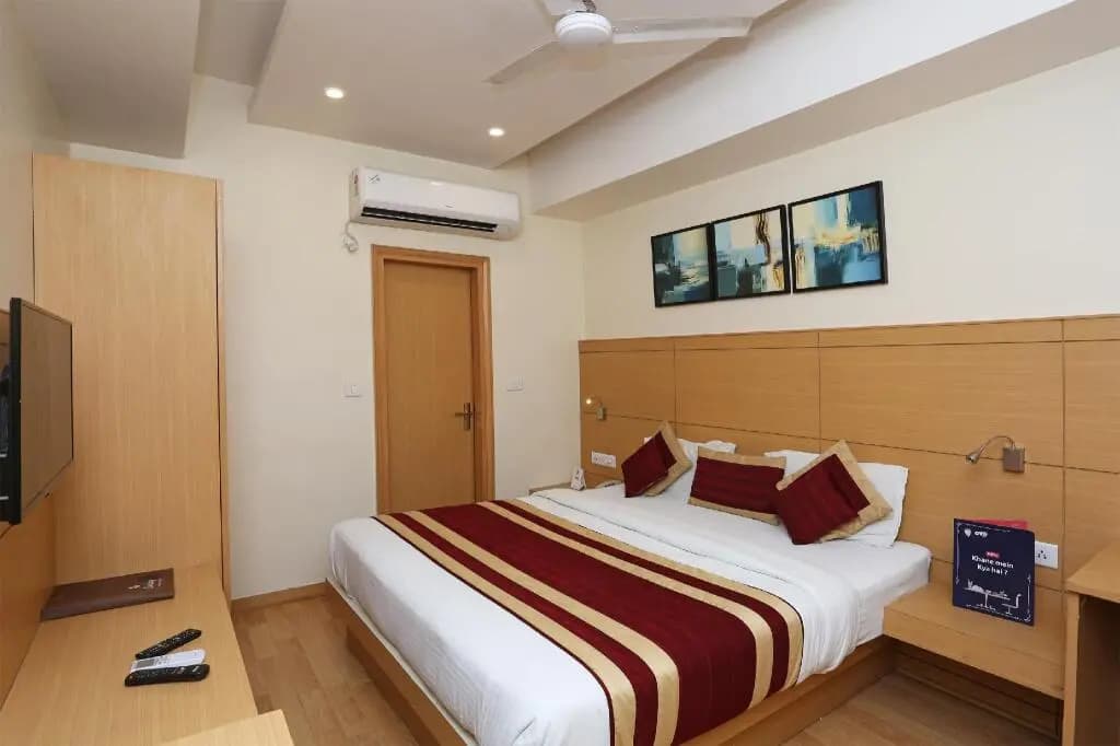 OYO Townhouse 5244 Galaxy Rooms - photo 7