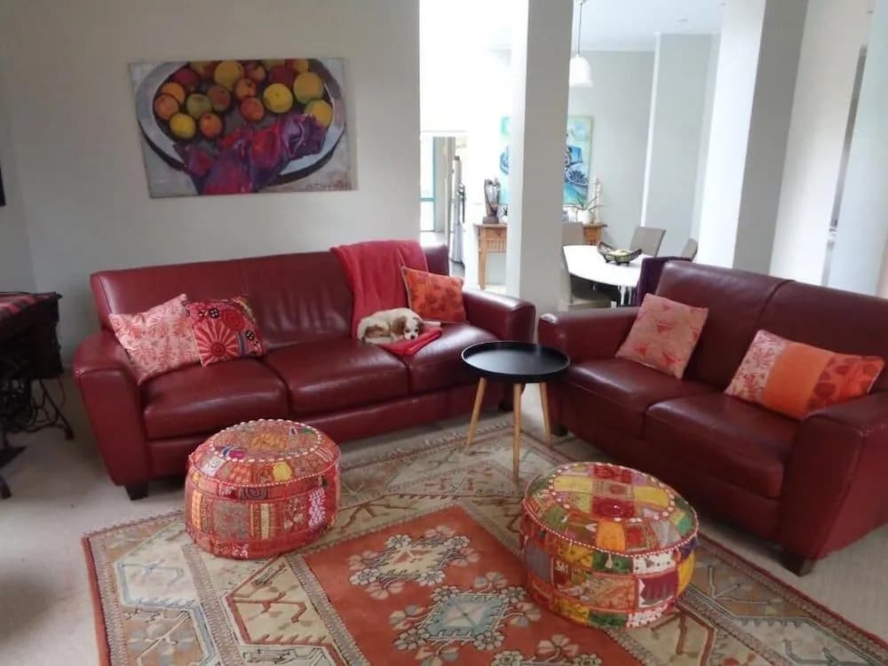 Stylish Comfortable Central Artists Home - photo 11