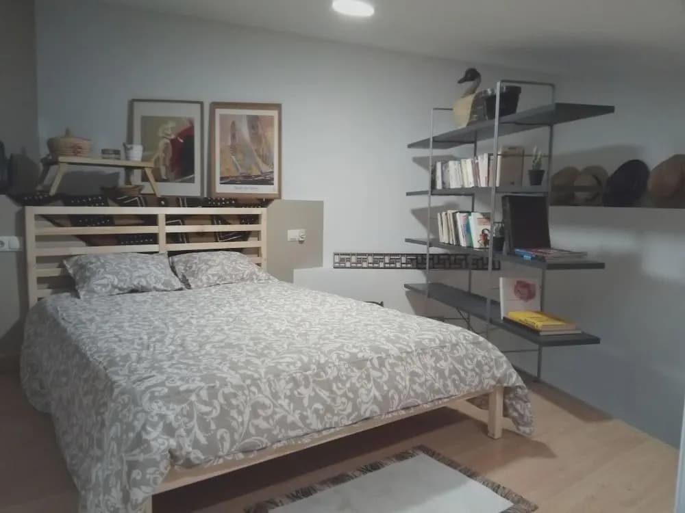Studio in Madrid, With Shared Pool, Enclosed Garden and Wifi - photo 2