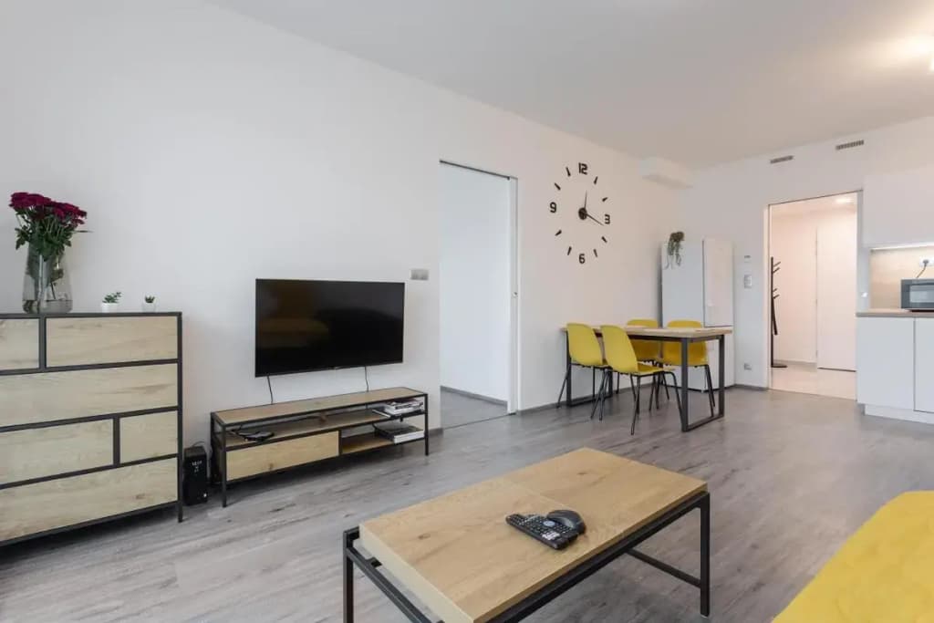 Yellow apartment with PARKING - photo 7