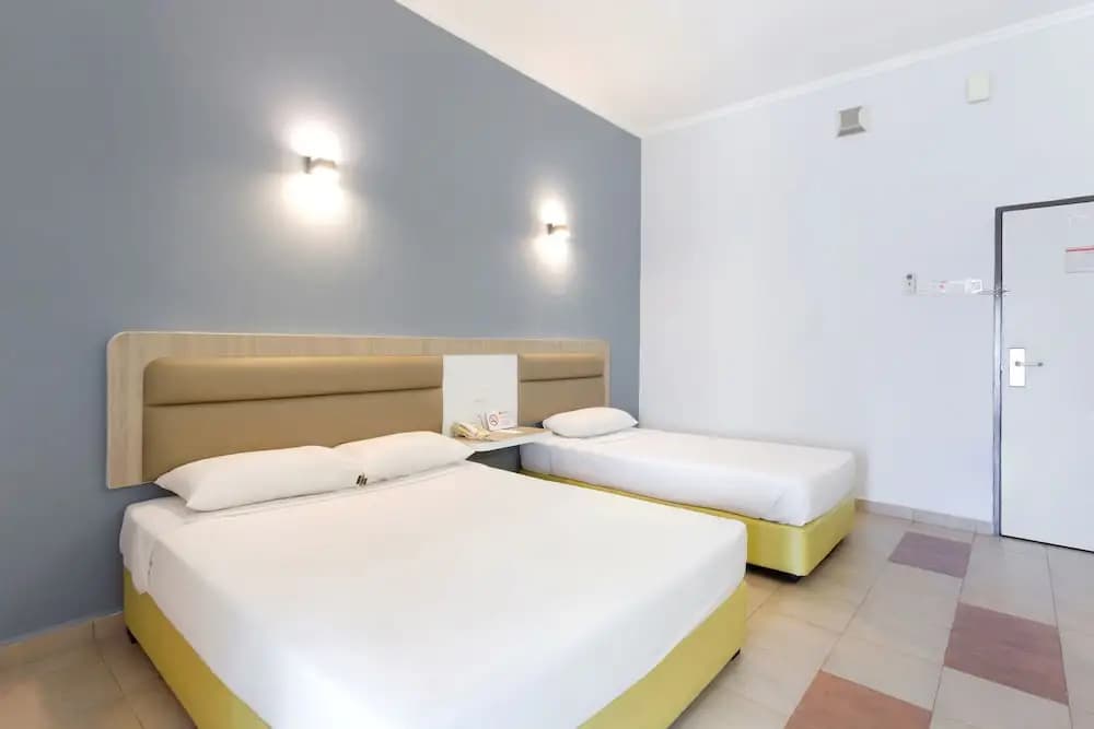 Kings Hotel - photo 4