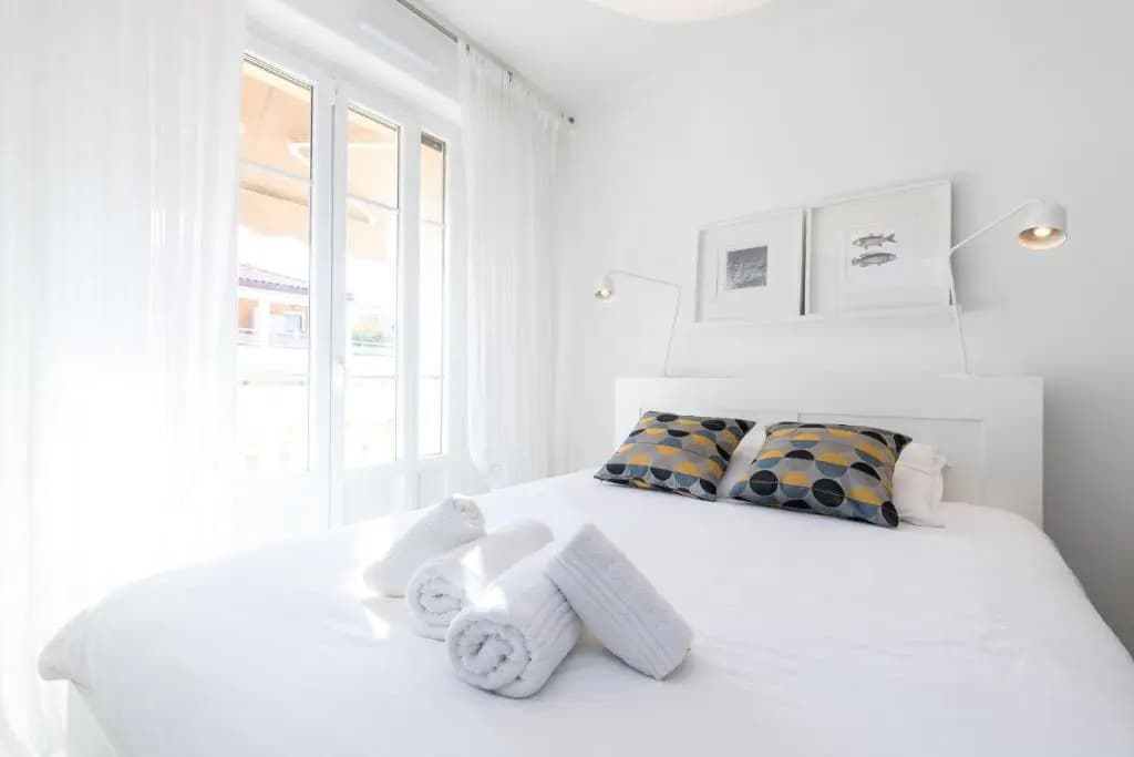 Cosy 1 Bdr Near Garibaldi Square - Top Floor & AC - photo 2