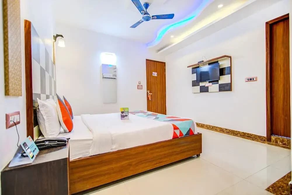 D Comfort Residency by FabHotel - photo 2