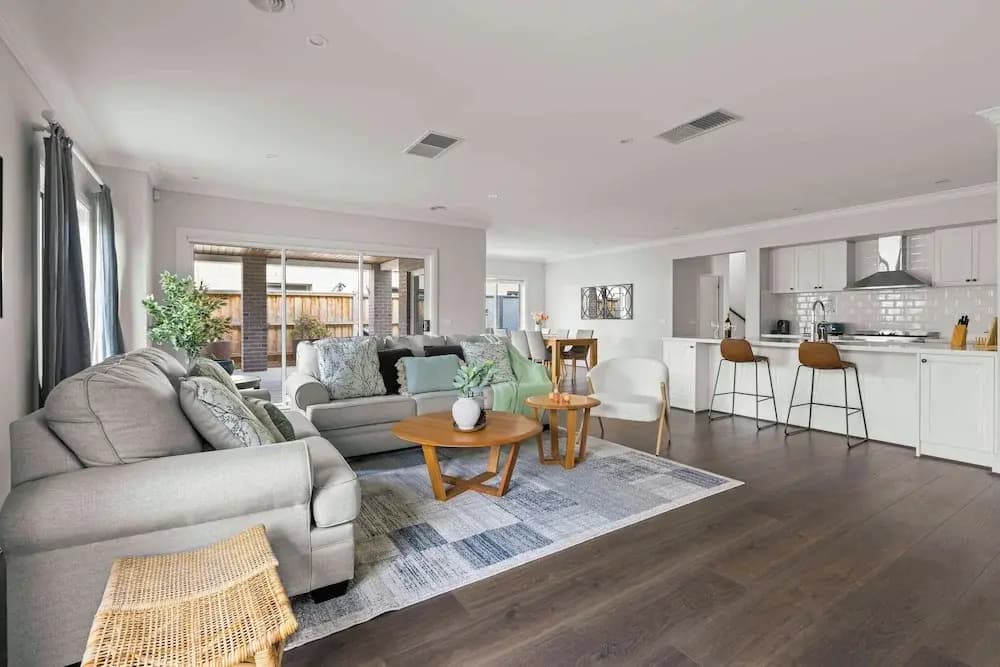 StayAU Contemporary 5BRM Families Home Point Cook - photo 16