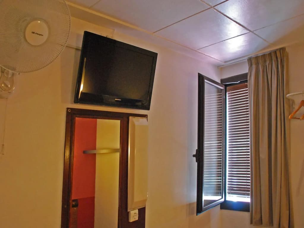 Hostal Radio - photo 2
