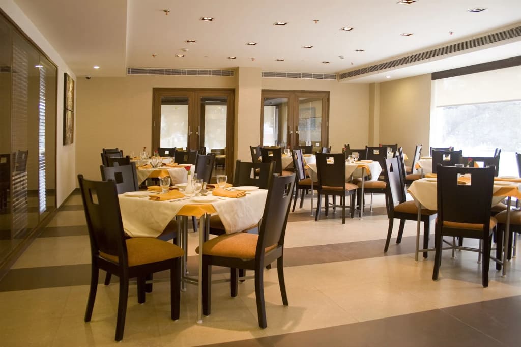 Shervani Hotel Nehru Place - photo 17