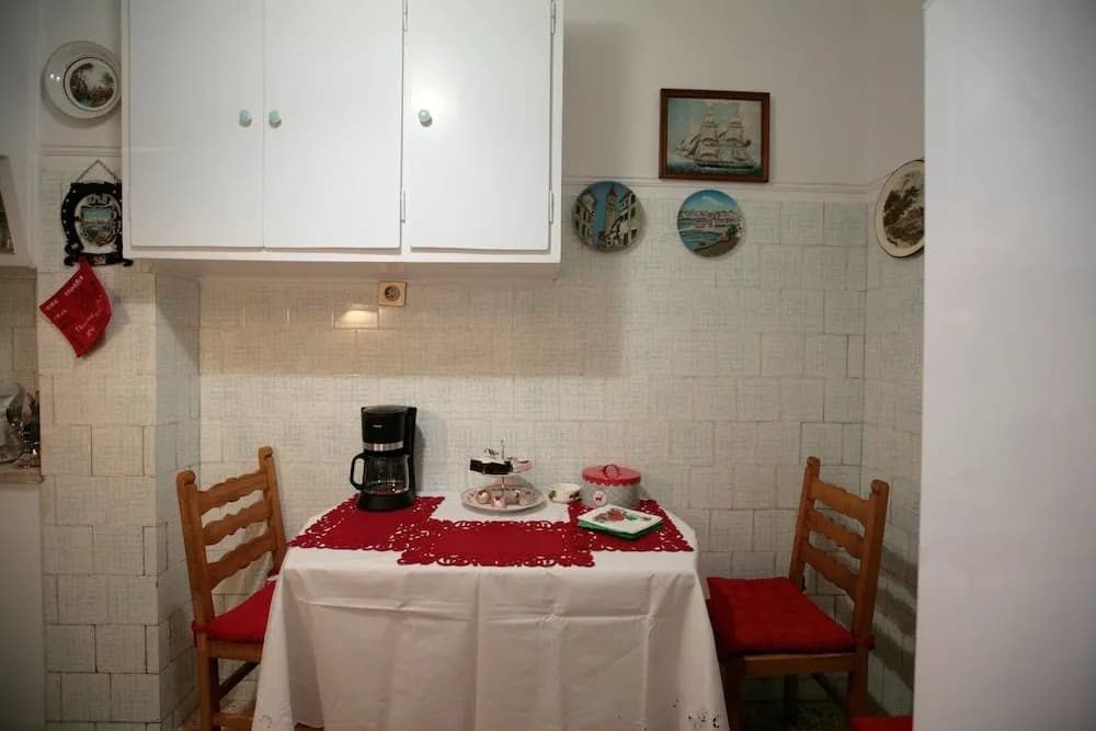 Comfy & Tasteful Central Apt • 1' to Metro Station - photo 13
