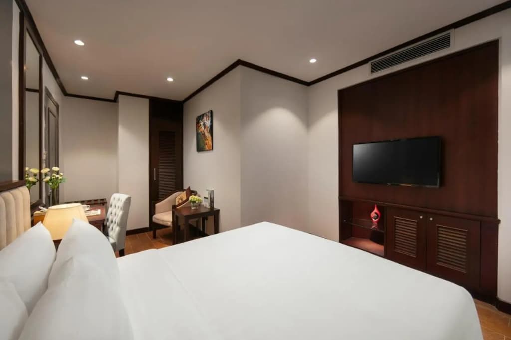 May De Ville Corner Hotel - photo 46