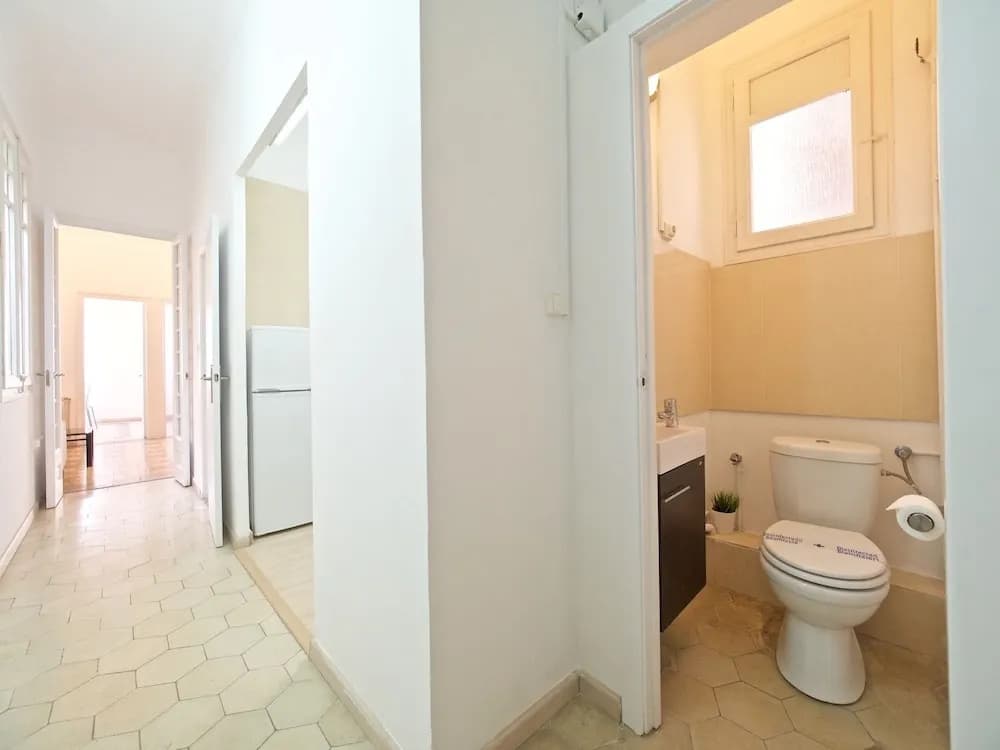 Gaudi Eixample Apartment - photo 9