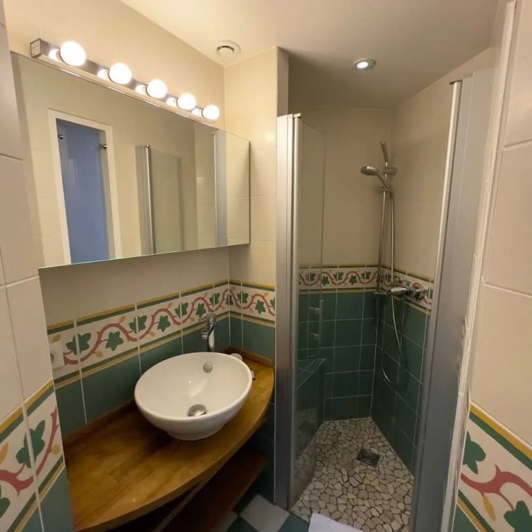 Dreamy Rive Gauche Modern 2 Bed Apt in Paris - photo 11