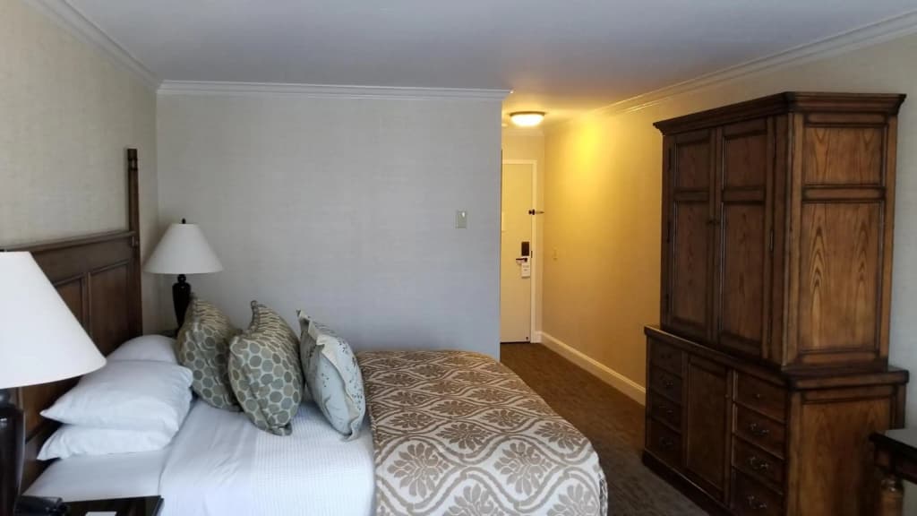 Chelsea Inn - photo 5