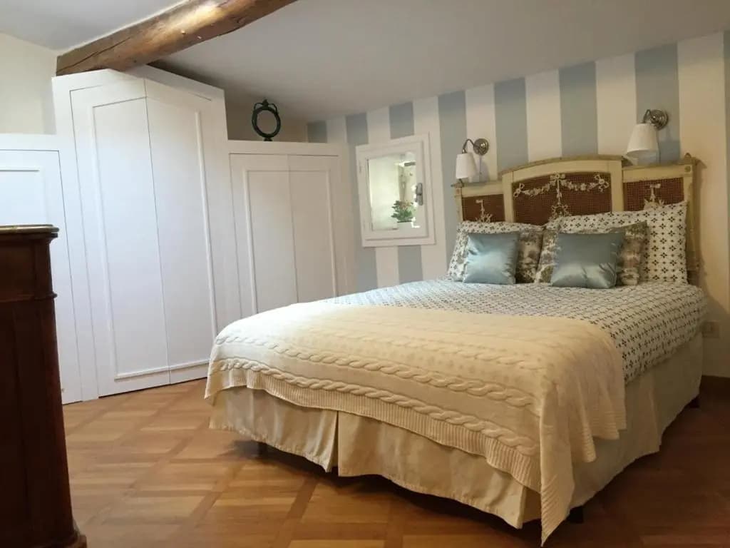 Romantic and Charming Apartments - photo 3
