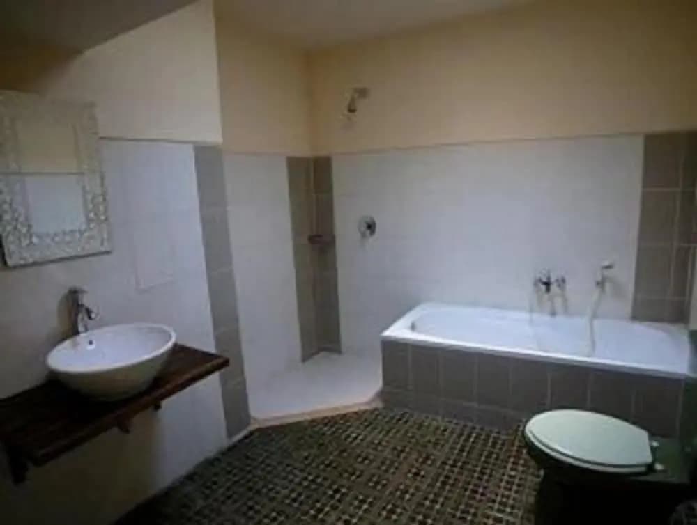 Lokasari Bungalows Spa & Gallery - photo 8