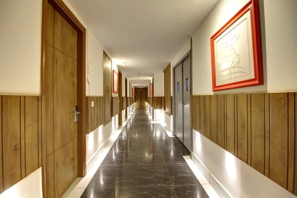 Town Pallace Inn - photo 4
