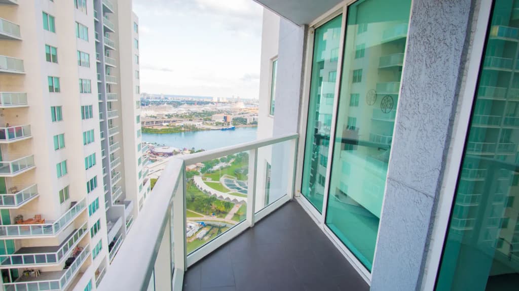 Bayfront Suites by YouRent - photo 18