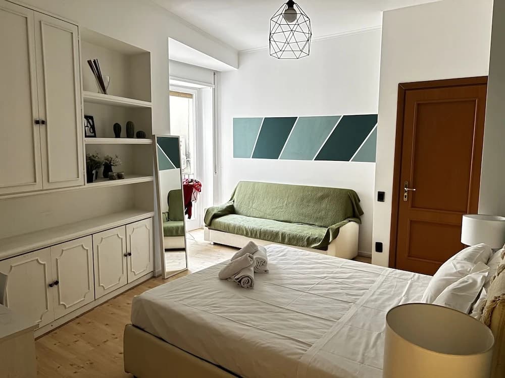 Mia House - photo 3