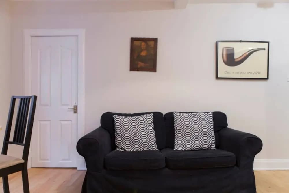 2 Bedroom Flat In West End - photo 8