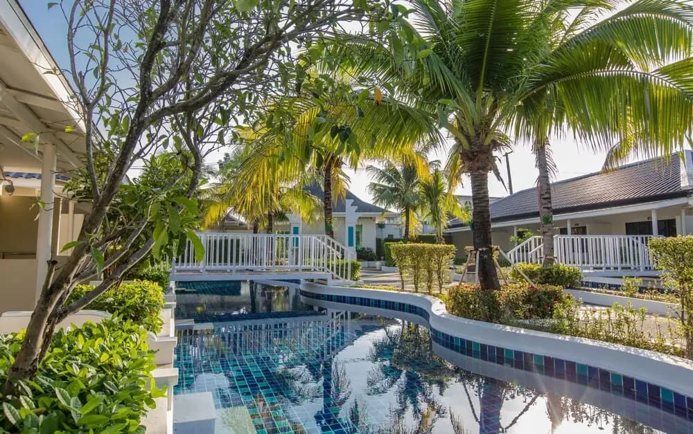 Blu Boat Pool Access Resort and Villas - photo 8