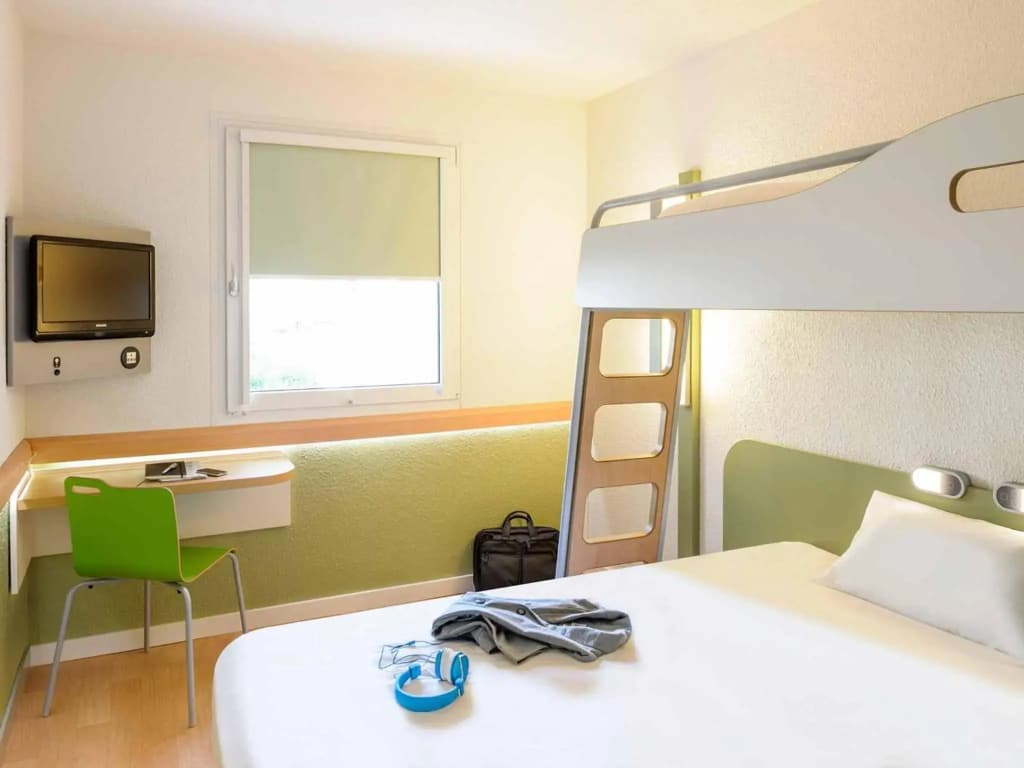 ibis budget Enfield - photo 4