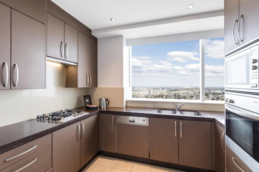 Meriton Suites World Tower - photo 22