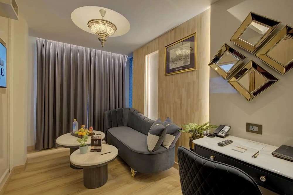 Empire Platinum Suites - photo 17
