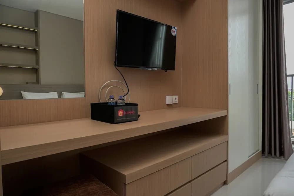 Pool View Studio Apartment Ciputra International - photo 3
