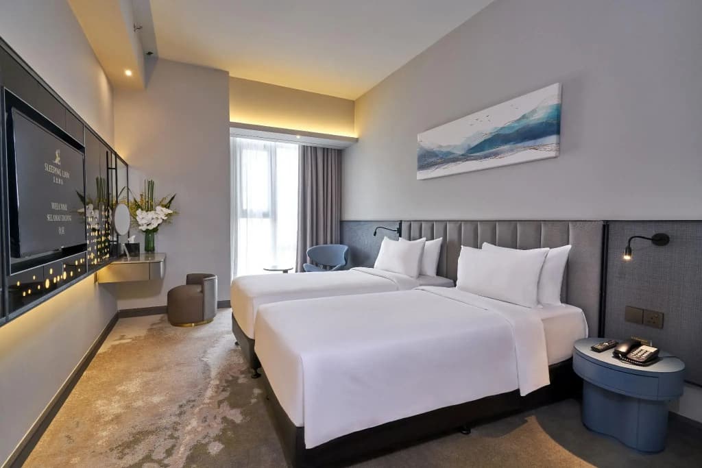 Sleeping Lion Suites - photo 26