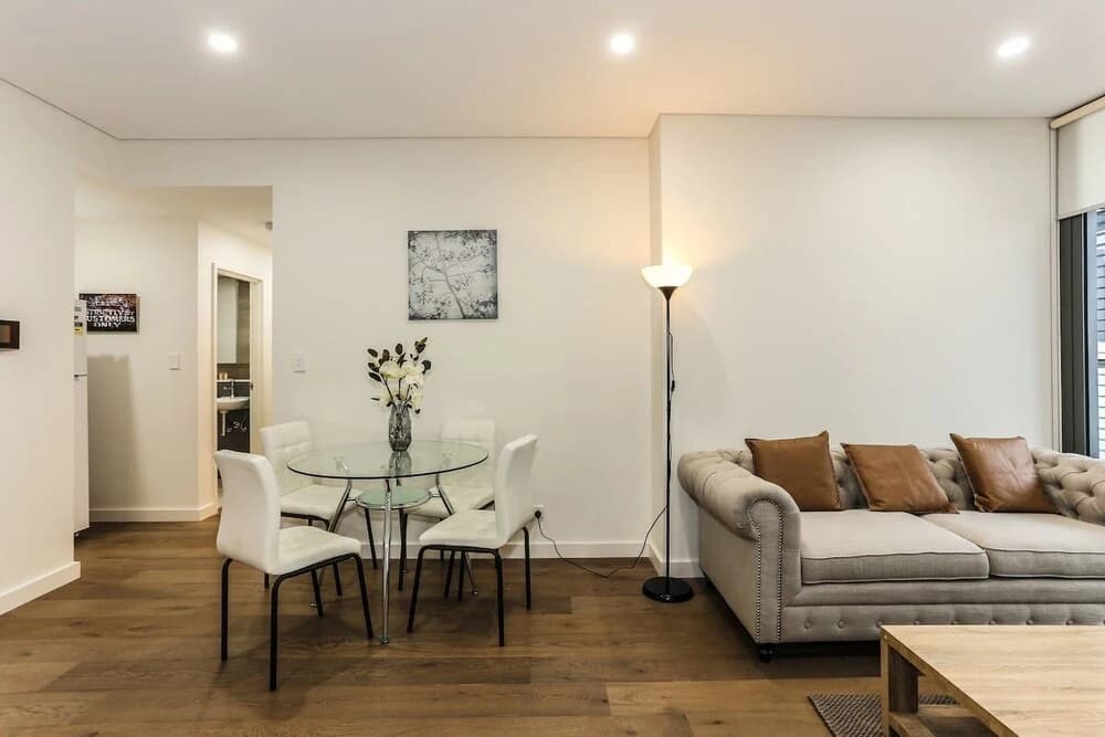 New Bright Apartment In Waterloo - photo 3