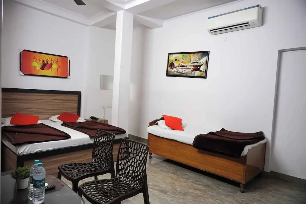 Surya inn - photo 9