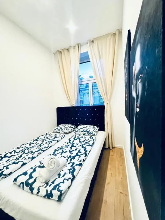 Spacious 3BR Near Kaufpark Alterlaa - photo 7