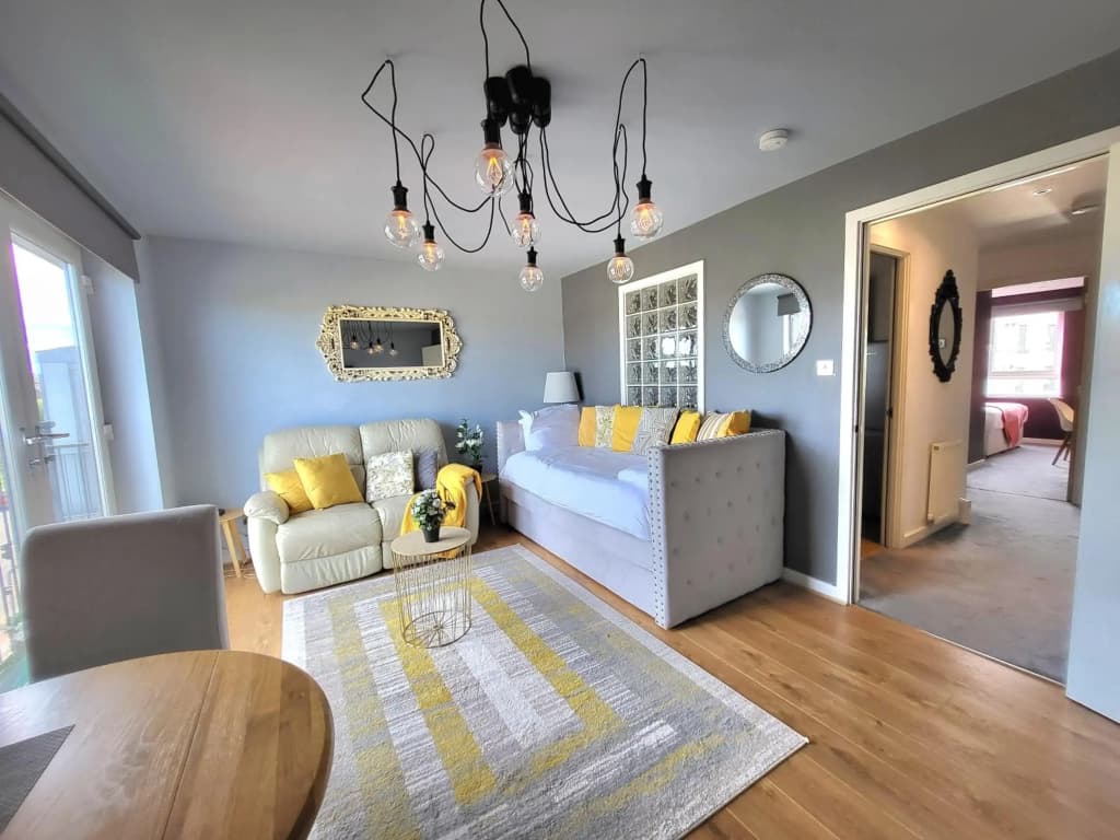 4 Separate Beds, Sleeps 6, Beautiful 2 bed Apt - photo 3