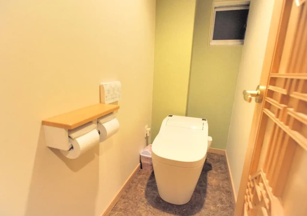 HOLIDAY VIEW INN - Hostel - photo 8