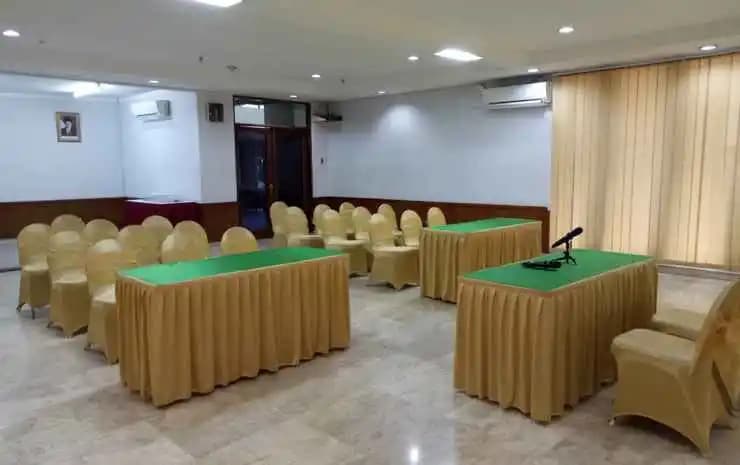 Cilandak Hotel & Apartment - photo 15